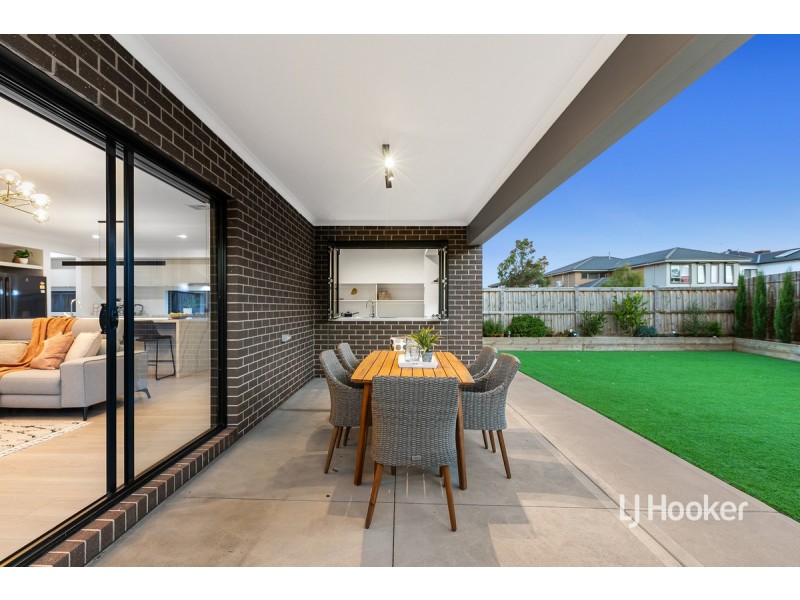 1 Baycrest Drive, Point Cook VIC 3030