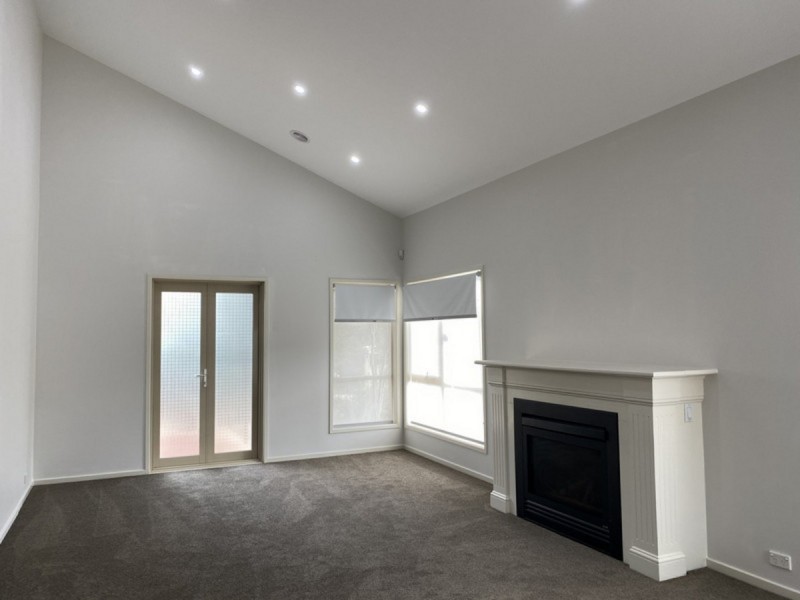 15 Livorno Lane, Point Cook VIC 3030