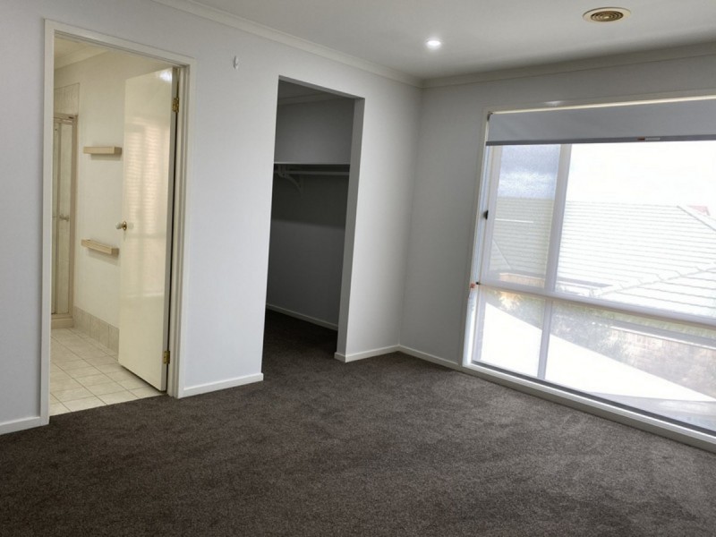 15 Livorno Lane, Point Cook VIC 3030