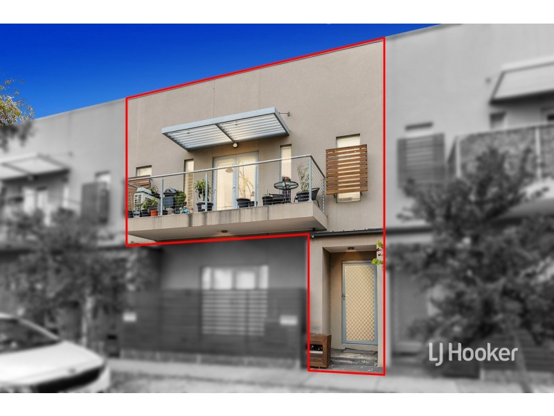 2/11 Tom Roberts Parade, Point Cook VIC 3030