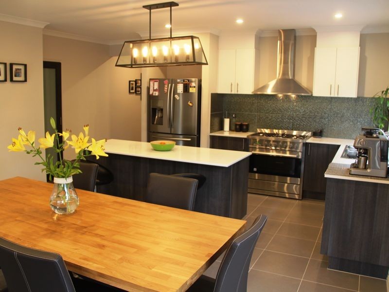 72 Hargrave Avenue, Point Cook VIC 3030