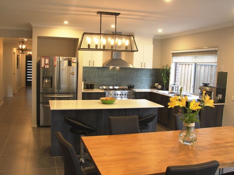 72 Hargrave Avenue, Point Cook VIC 3030