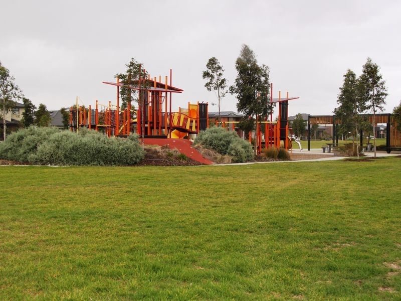 72 Hargrave Avenue, Point Cook VIC 3030