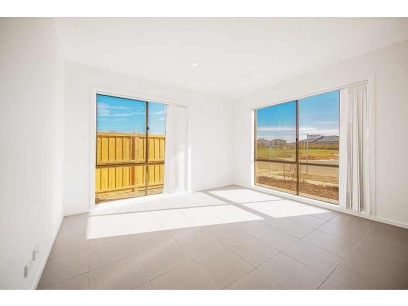 9 Grosset Way, Point Cook VIC 3030