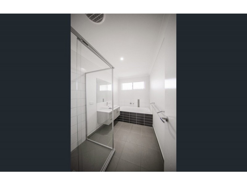 9 Grosset Way, Point Cook VIC 3030