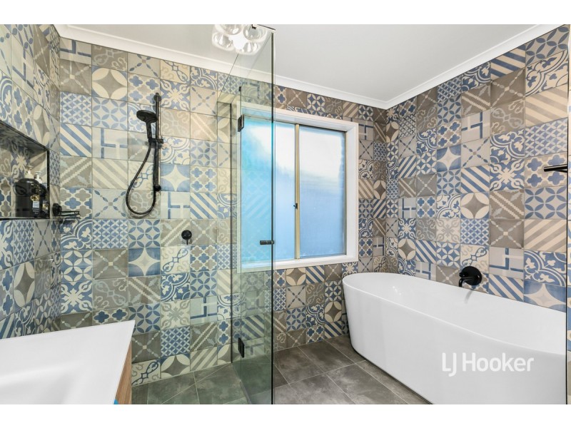 8 Teatree Place, Seabrook VIC 3028