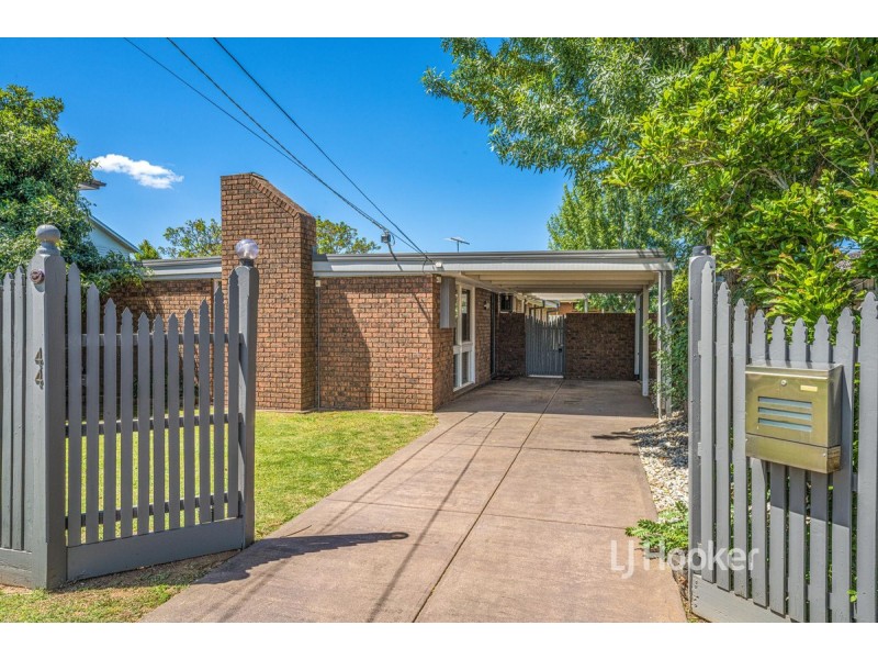 44 Greaves Street South, Werribee VIC 3030