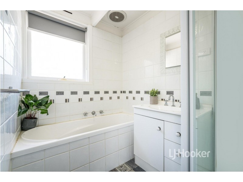 44 Greaves Street South, Werribee VIC 3030