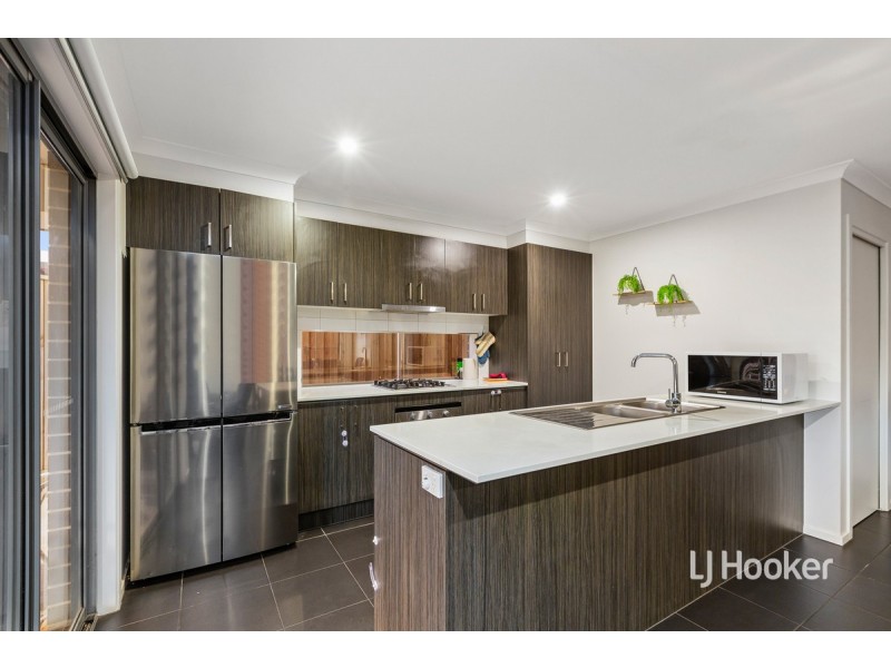 4 Carnegie Road, Point Cook VIC 3030