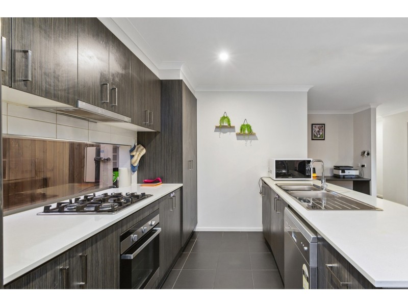 4 Carnegie Road, Point Cook VIC 3030