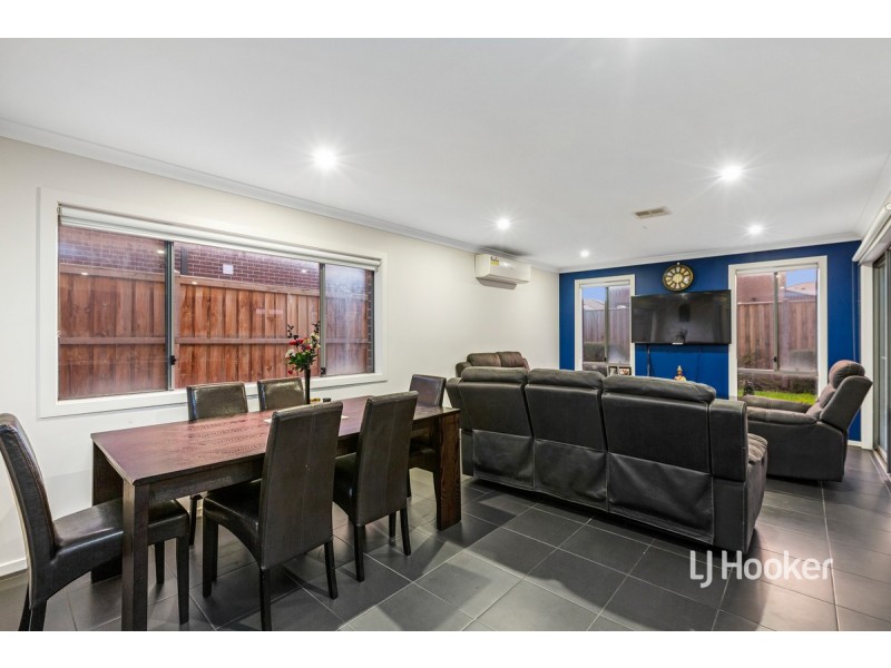 4 Carnegie Road, Point Cook VIC 3030