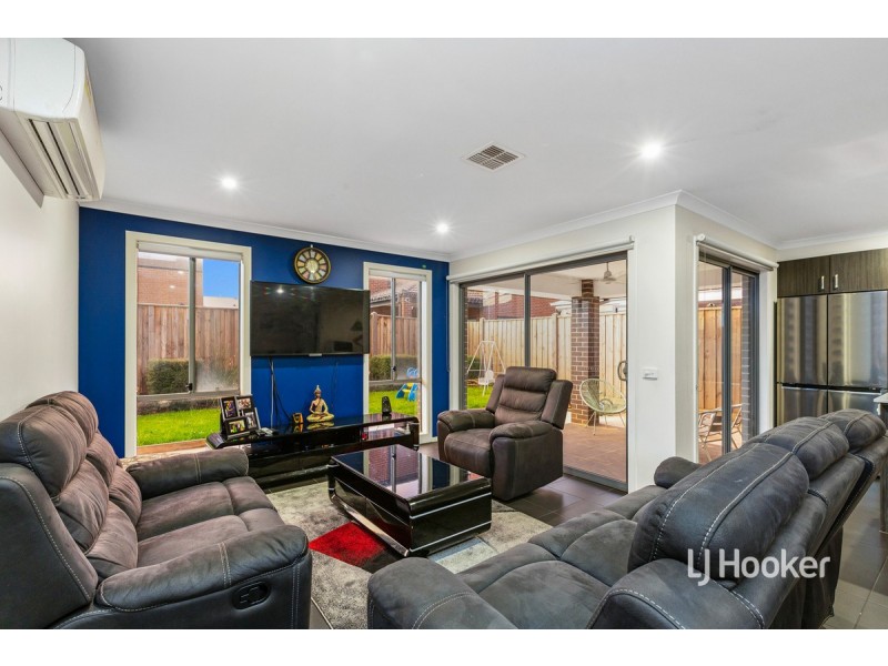 4 Carnegie Road, Point Cook VIC 3030