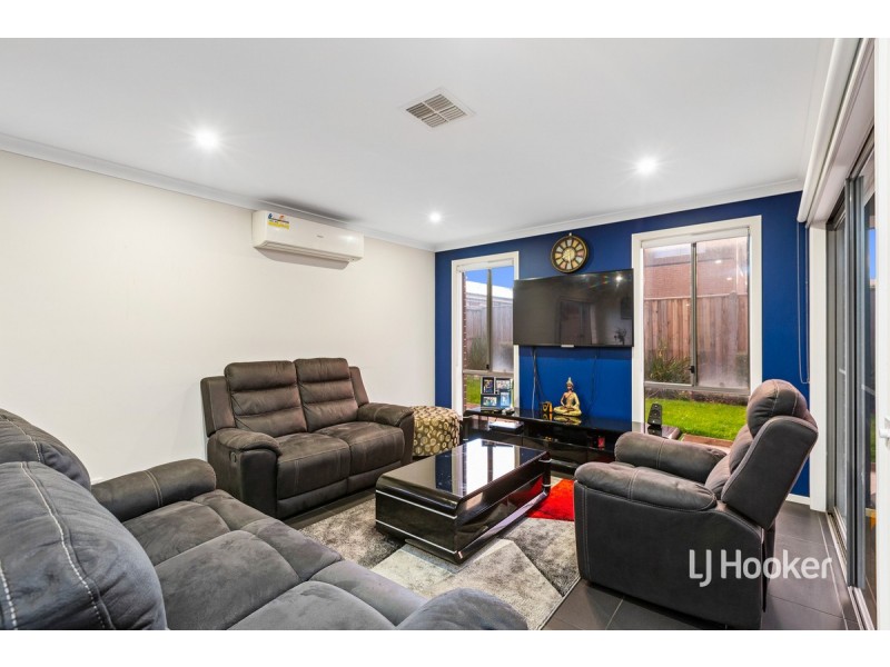 4 Carnegie Road, Point Cook VIC 3030