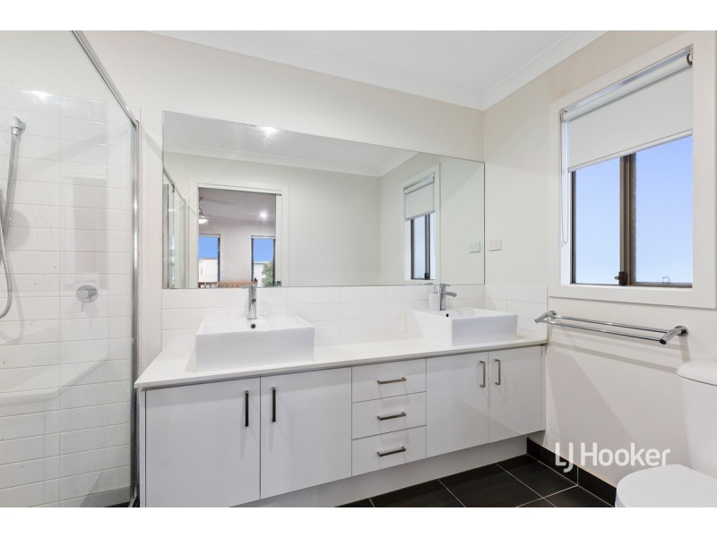 4 Carnegie Road, Point Cook VIC 3030