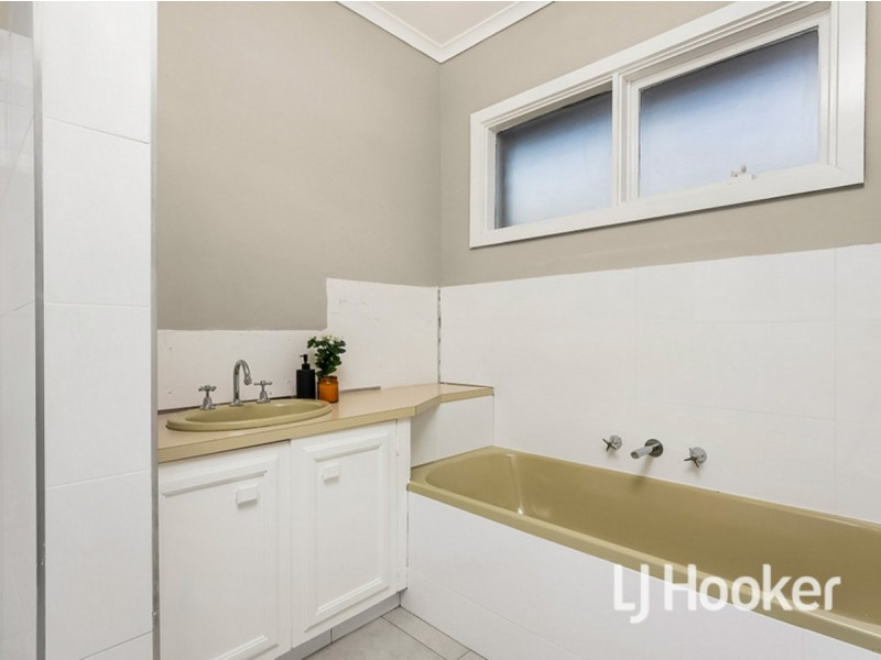 20 Burgundy Drive, Wyndham Vale VIC 3024