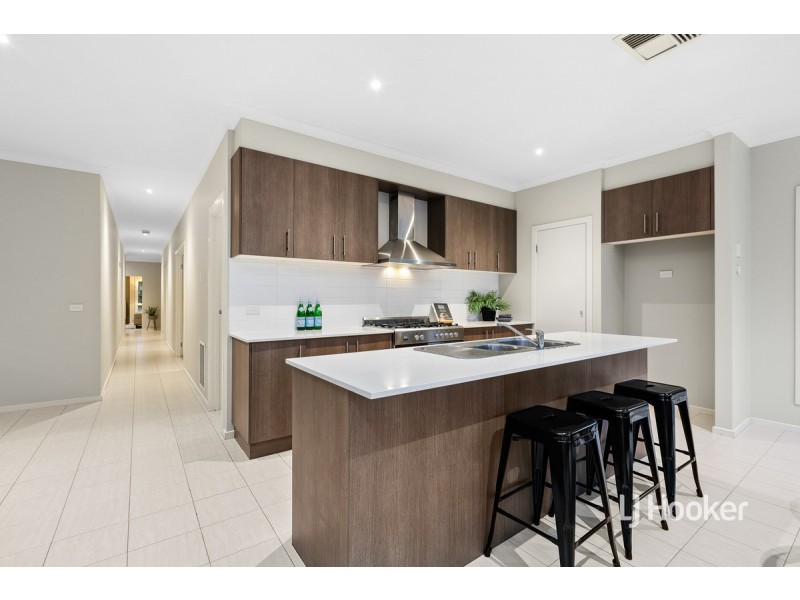 59 Beachview Parade, Sanctuary Lakes VIC 3030