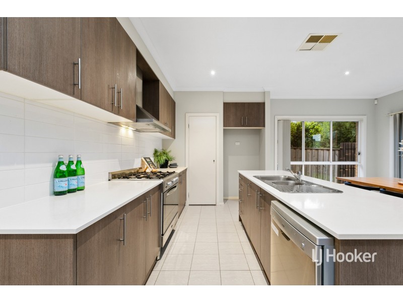 59 Beachview Parade, Sanctuary Lakes VIC 3030