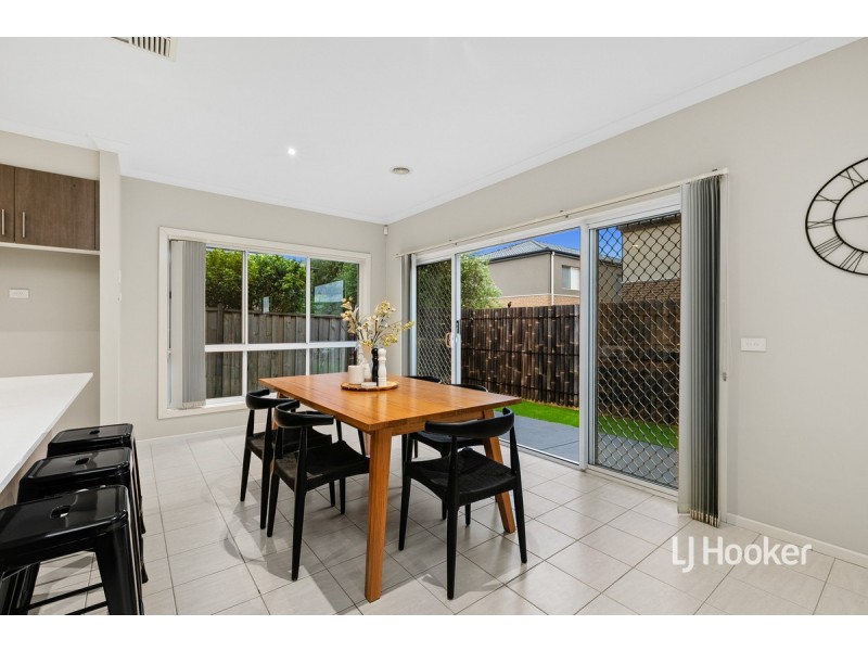 59 Beachview Parade, Sanctuary Lakes VIC 3030