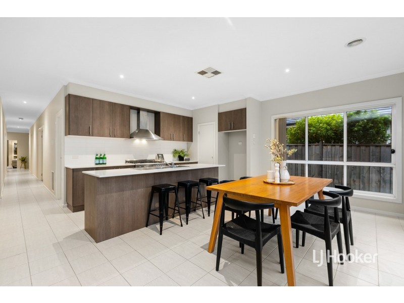 59 Beachview Parade, Sanctuary Lakes VIC 3030