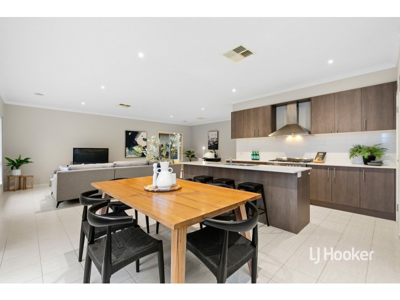 59 Beachview Parade, Sanctuary Lakes VIC 3030