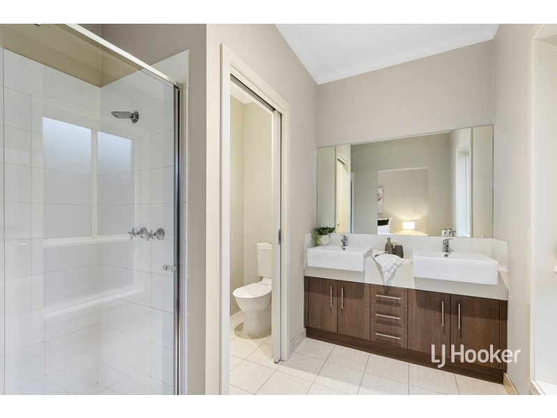 59 Beachview Parade, Sanctuary Lakes VIC 3030