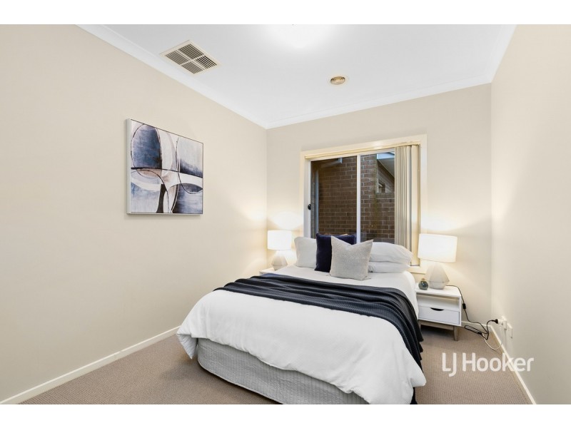 59 Beachview Parade, Sanctuary Lakes VIC 3030