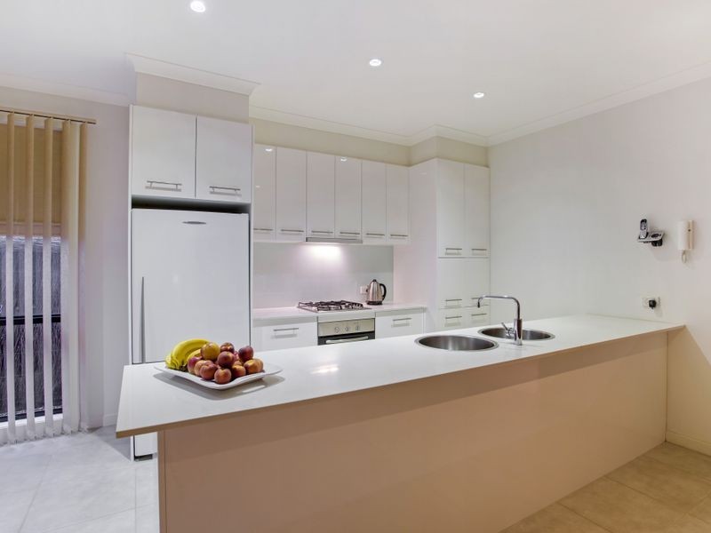 44 Signature Boulevard, Sanctuary Lakes VIC 3030