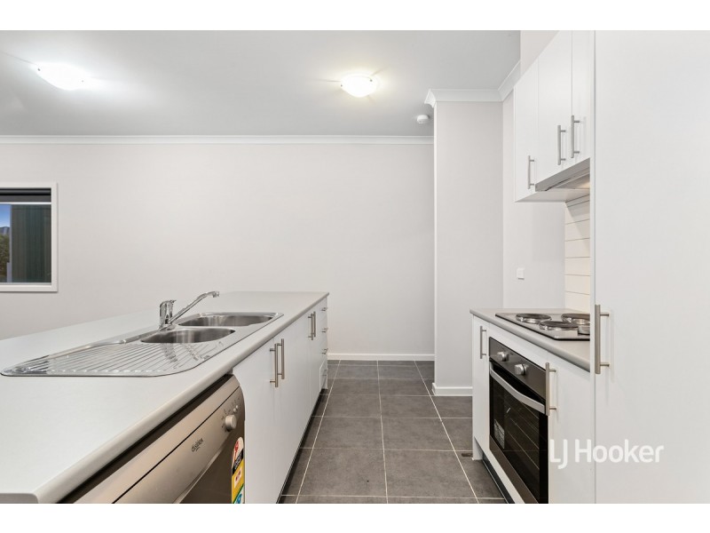 41/64 Escapade Boulevard, Craigieburn VIC 3064