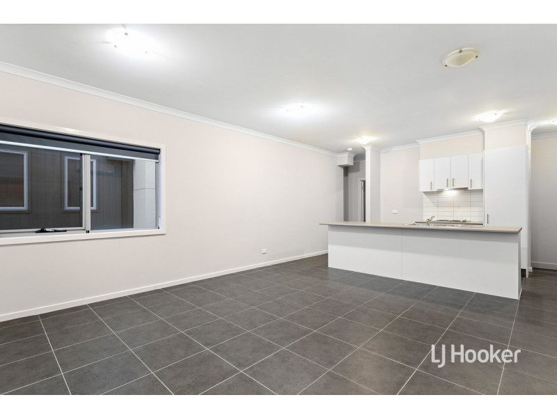 41/64 Escapade Boulevard, Craigieburn VIC 3064