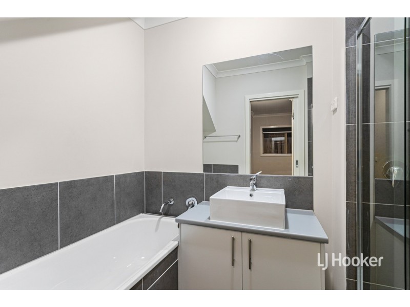 41/64 Escapade Boulevard, Craigieburn VIC 3064