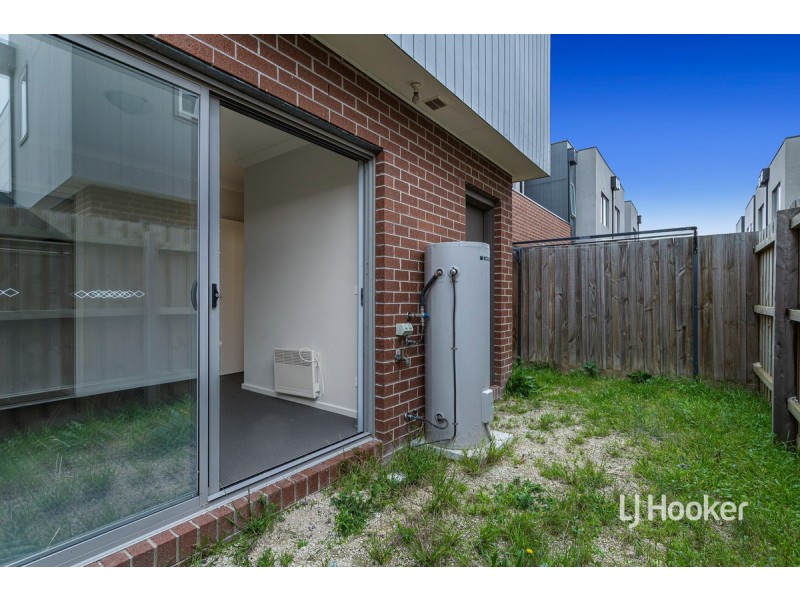 41/64 Escapade Boulevard, Craigieburn VIC 3064
