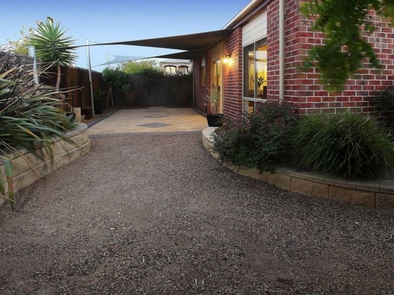 12 Hanna Street, Point Cook VIC 3030