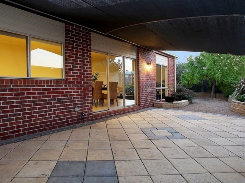 12 Hanna Street, Point Cook VIC 3030