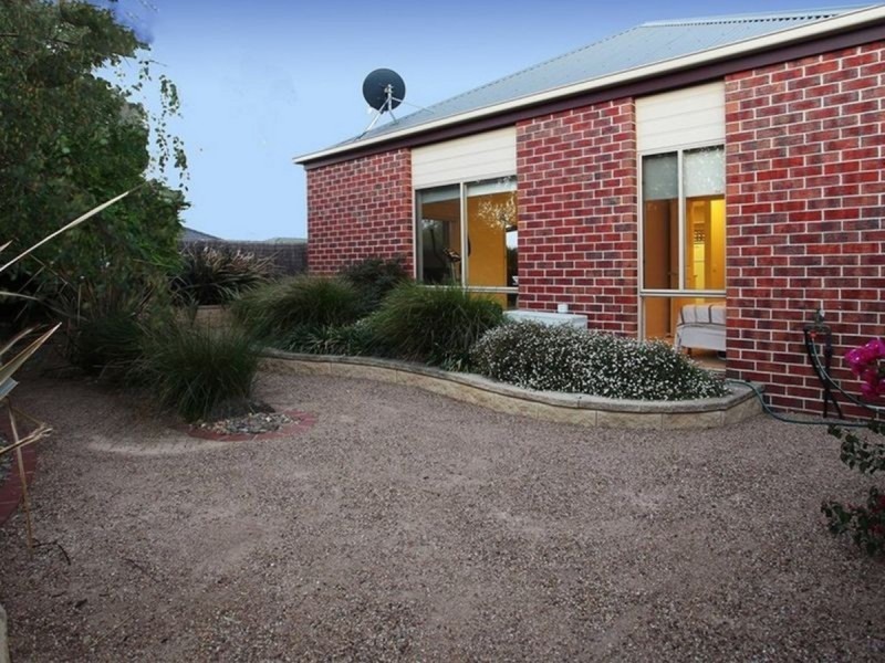 12 Hanna Street, Point Cook VIC 3030