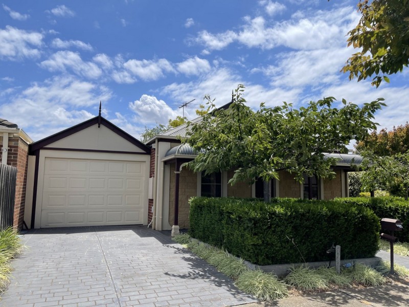 12 Hanna Street, Point Cook VIC 3030