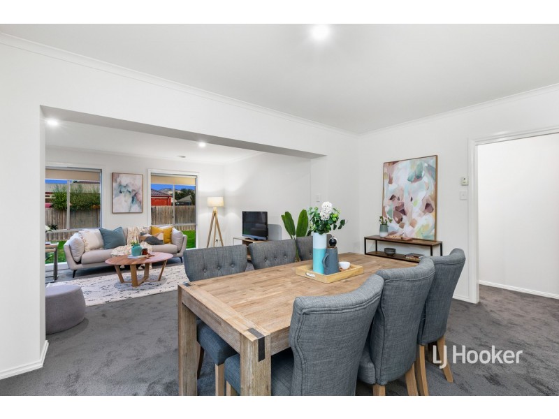 39 Sumner Crescent, Point Cook VIC 3030