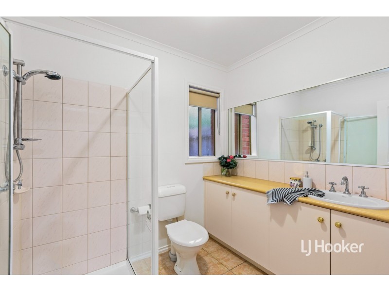 39 Sumner Crescent, Point Cook VIC 3030