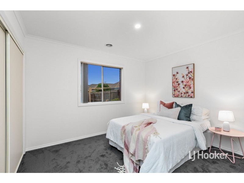 39 Sumner Crescent, Point Cook VIC 3030