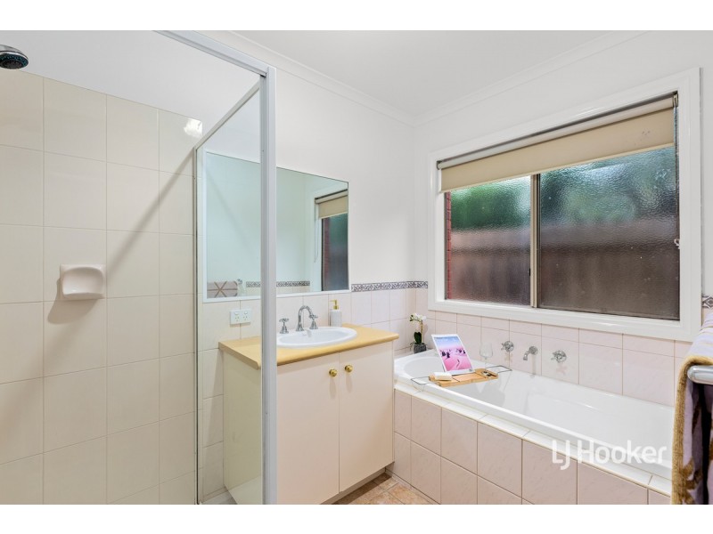 39 Sumner Crescent, Point Cook VIC 3030