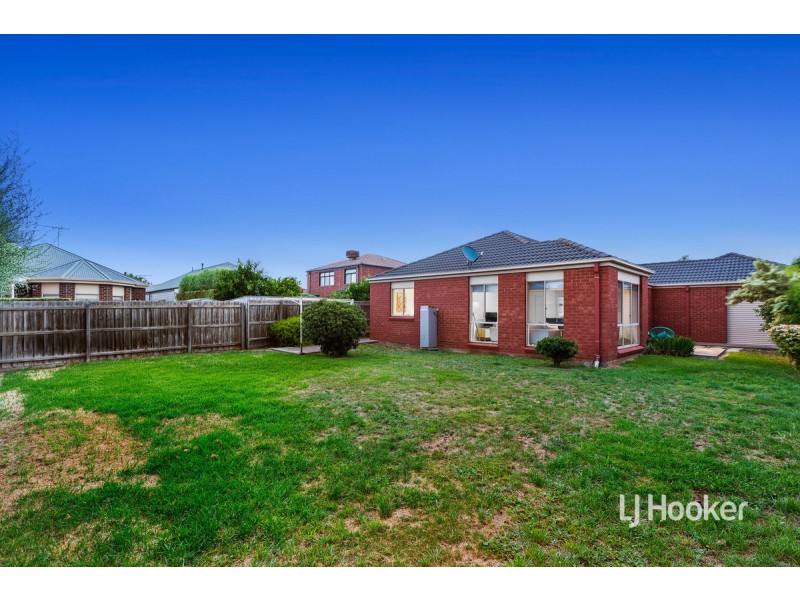 39 Sumner Crescent, Point Cook VIC 3030