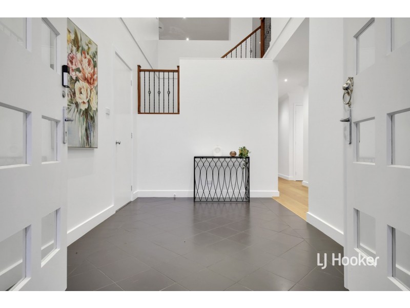 3 Lincoln Park Close, Sanctuary Lakes VIC 3030