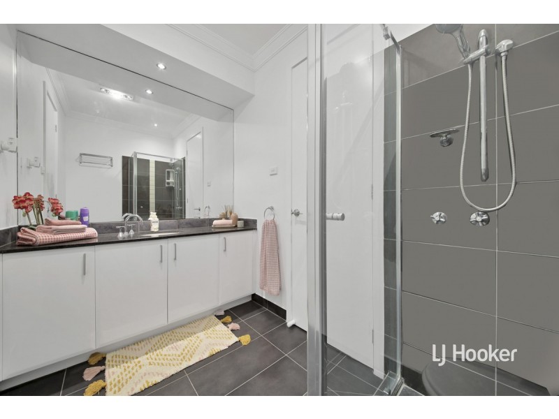 3 Lincoln Park Close, Sanctuary Lakes VIC 3030