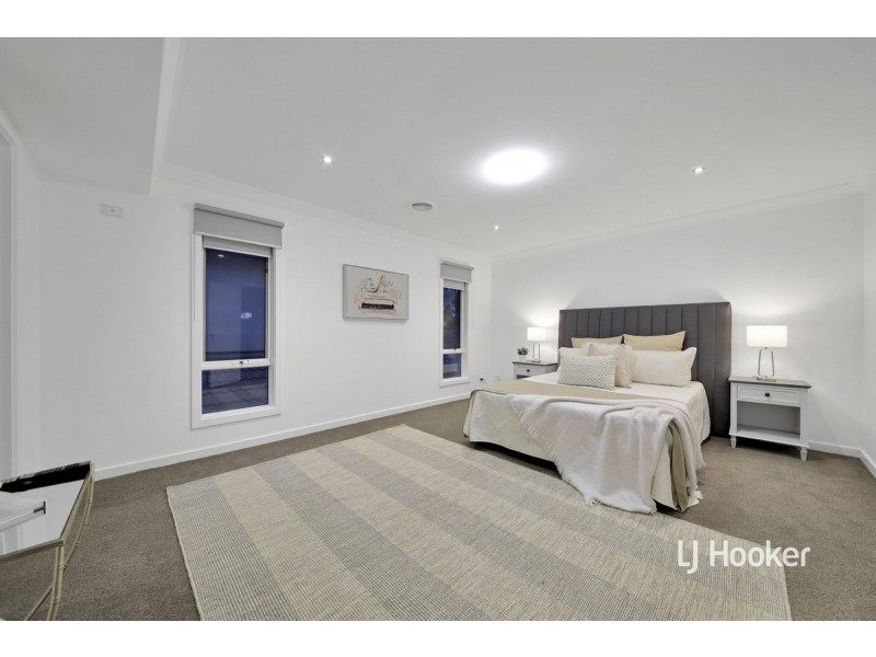 3 Lincoln Park Close, Sanctuary Lakes VIC 3030