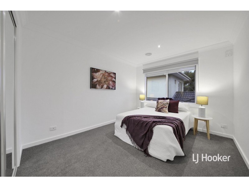 3 Lincoln Park Close, Sanctuary Lakes VIC 3030