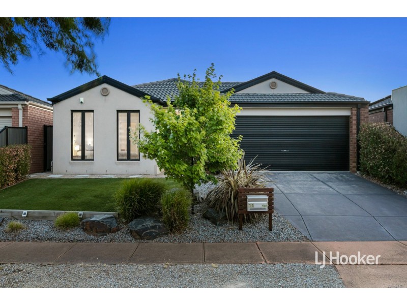 11 Hasluck Gardens, Point Cook VIC 3030