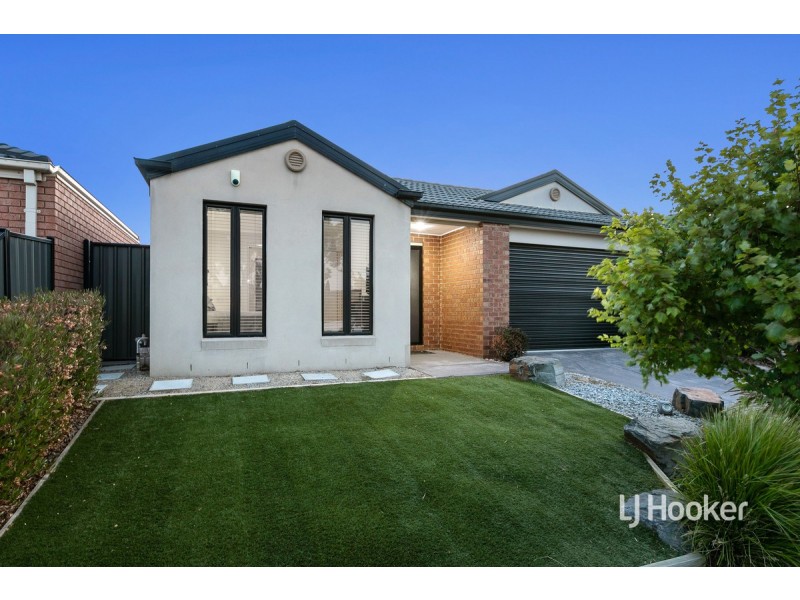11 Hasluck Gardens, Point Cook VIC 3030