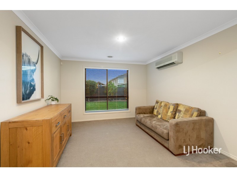 11 Hasluck Gardens, Point Cook VIC 3030