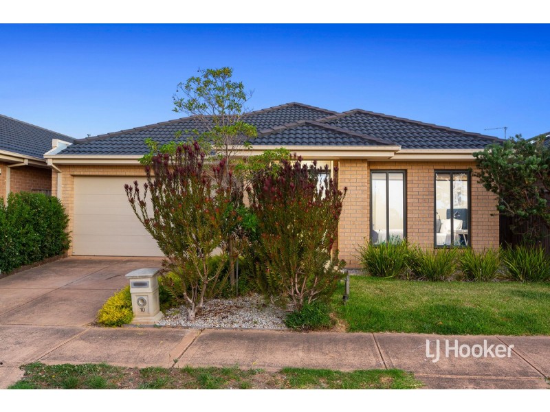 10 Seafarer Way, Sanctuary Lakes VIC 3030