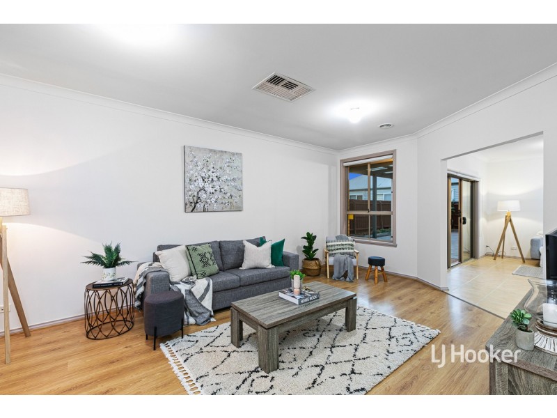 29 Dolphin Crescent, Point Cook VIC 3030