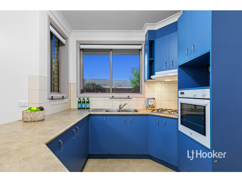 29 Dolphin Crescent, Point Cook VIC 3030